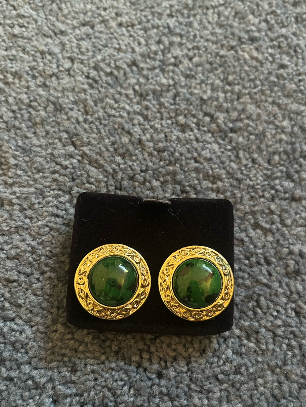Vintage Gold Toned Cabachon Earrings